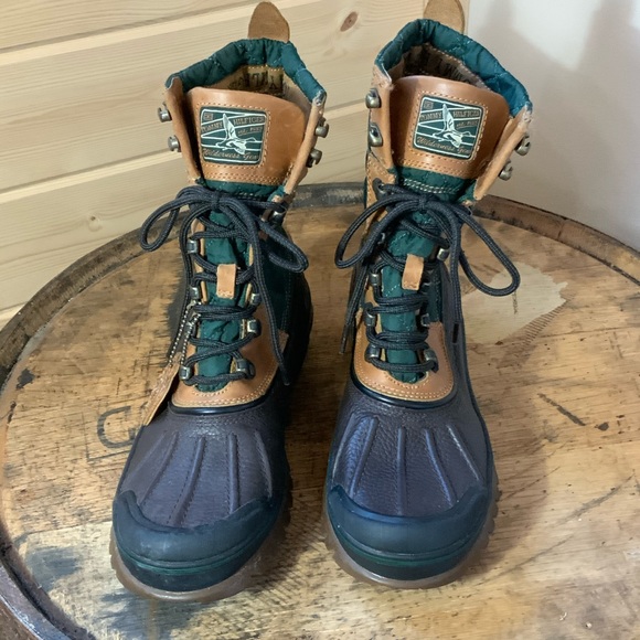 Tommy Hilfiger Shoes - Tommy Hilfiger lace up leather boots size 8.5 EUC
